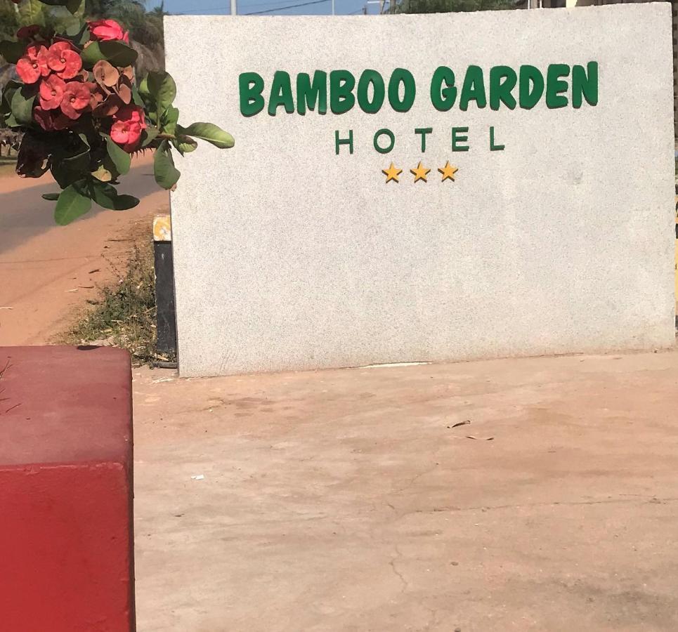 Bamboo Garden Hotel Серекунда Екстериор снимка