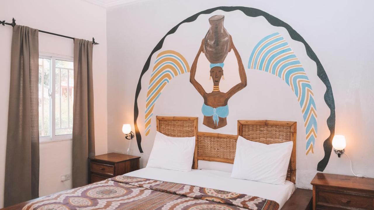 Bamboo Garden Hotel Серекунда Екстериор снимка