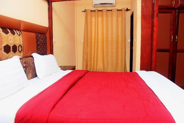Bamboo Garden Hotel Серекунда Екстериор снимка