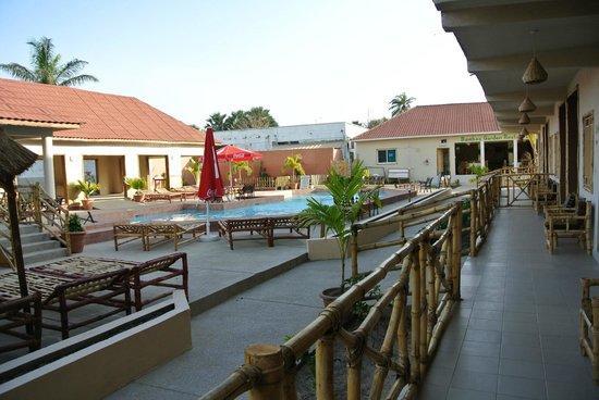 Bamboo Garden Hotel Серекунда Екстериор снимка