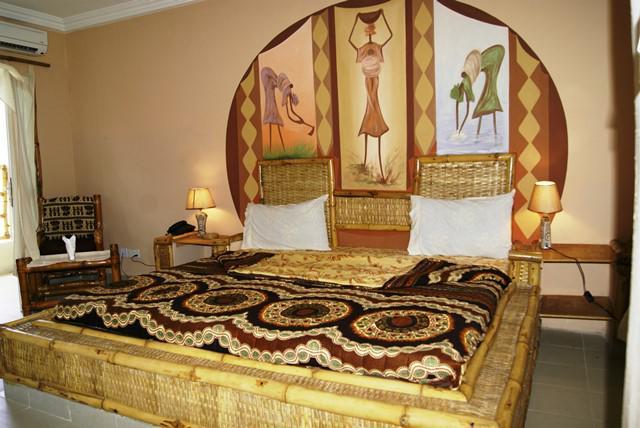 Bamboo Garden Hotel Серекунда Екстериор снимка